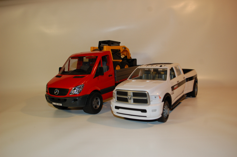Illustration for article titled Ertl 1/16 "Big Farm" Dodge dually trucks & an introduction